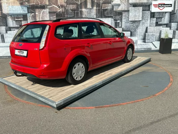 Ford Focus 1.6TDCi, 66KW, VYHŘ. SEDADLA - foto 6