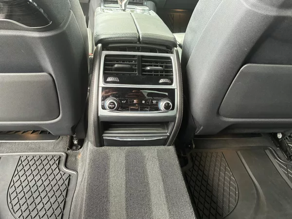 BMW Řada 7 740i, 239KW, LONG, SOFT - foto 11