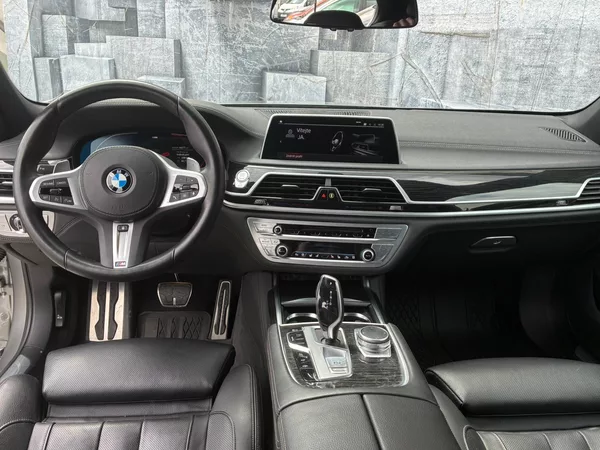 BMW Řada 7 740i, 239KW, LONG, SOFT - foto 12