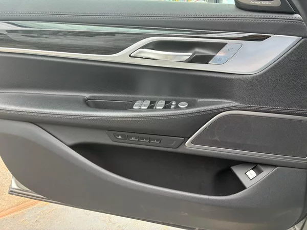 BMW Řada 7 740i, 239KW, LONG, SOFT - foto 18