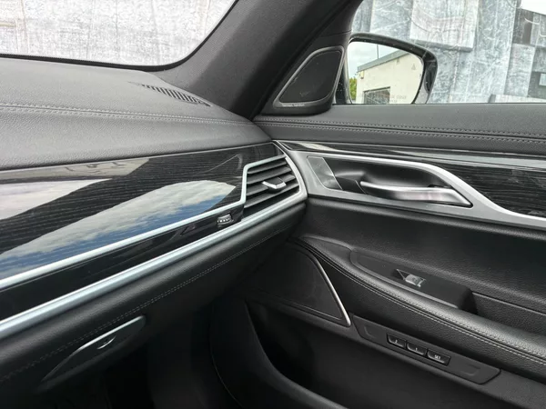 BMW Řada 7 740i, 239KW, LONG, SOFT - foto 22