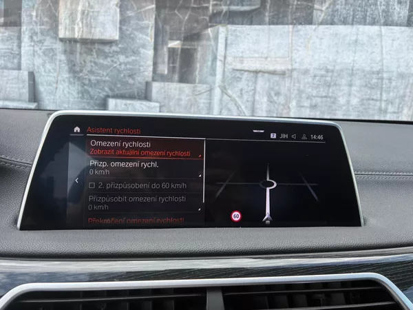 BMW Řada 7 740i, 239KW, LONG, SOFT - foto 31