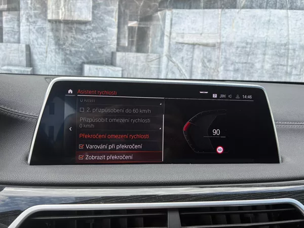 BMW Řada 7 740i, 239KW, LONG, SOFT - foto 32