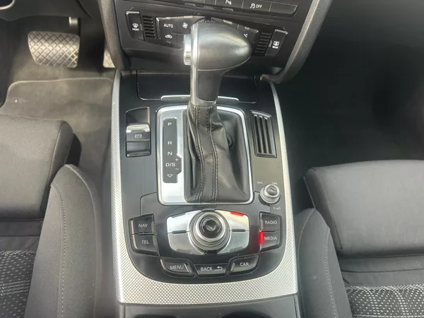 Audi A4 2.0TDi,105KW,VYHŘ.SED.,TEMP. - foto 24