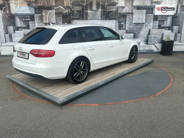 Audi A4 2.0TDi,105KW,VYHŘ.SED.,TEMP. - foto 6