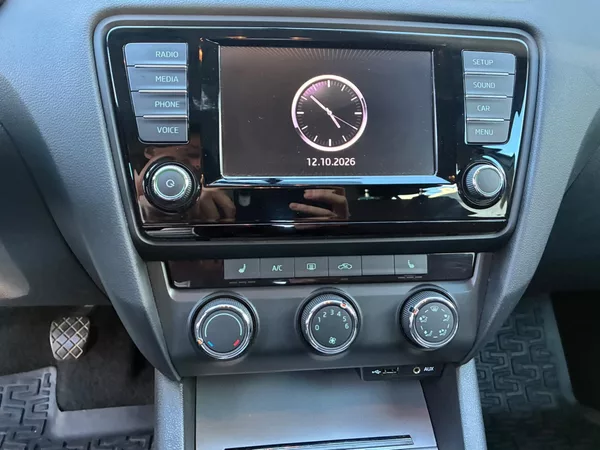 Škoda Octavia 1.6TDi, 81KW, TEMP., VYHŘ. SED - foto 12