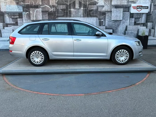 Škoda Octavia 1.6TDi, 81KW, TEMP., VYHŘ. SED - foto 5