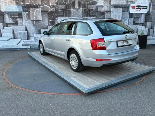 Škoda Octavia 1.6TDi, 81KW, TEMP., VYHŘ. SED - foto 8