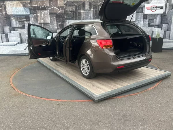 Kia Ceed 1.4LPG, 73KW, EXCELLECE - foto 9