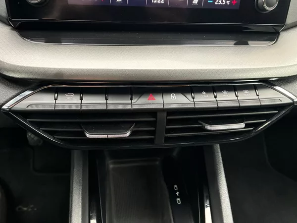 Škoda Octavia 1.5TSi,110KW,VYHŘ.SEDADLA,TEMP - foto 13