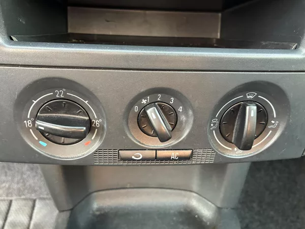 Škoda Fabia 1.4MPi, 55KW, TEMP., TOP STAV - foto 11