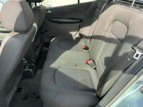 Škoda Fabia 1.4MPi, 55KW, TEMP., TOP STAV - foto 21