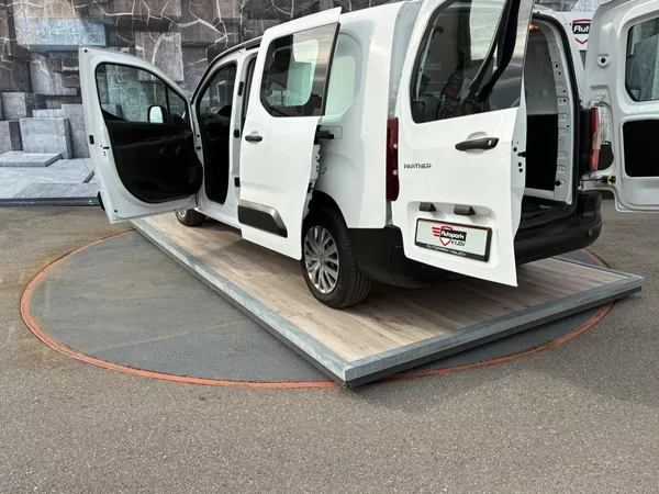 Peugeot Partner 1.5HDi, 96KW, VYHŘ. SEDADLA - foto 10