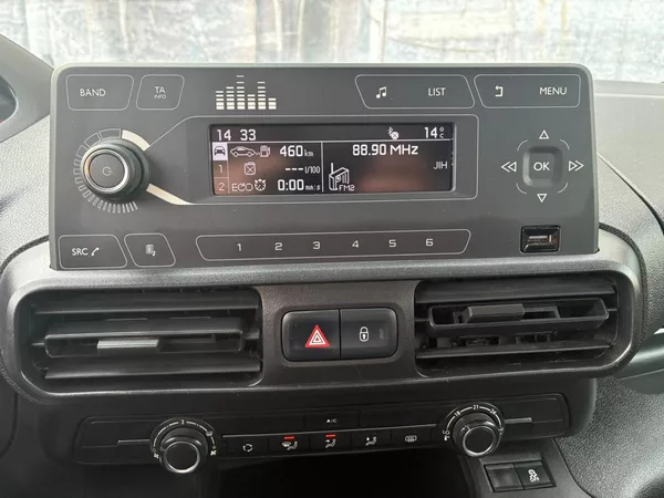 Peugeot Partner 1.5HDi, 96KW, VYHŘ. SEDADLA - foto 12