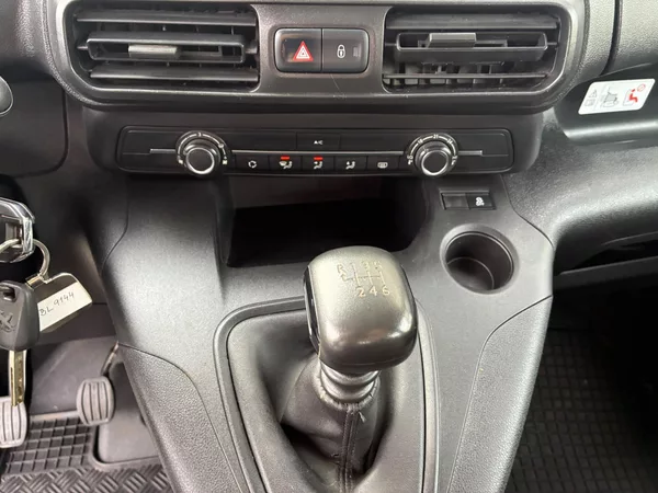 Peugeot Partner 1.5HDi, 96KW, VYHŘ. SEDADLA - foto 13