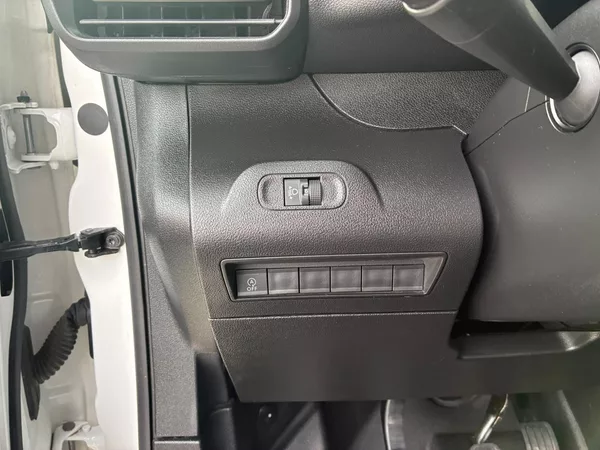 Peugeot Partner 1.5HDi, 96KW, VYHŘ. SEDADLA - foto 16
