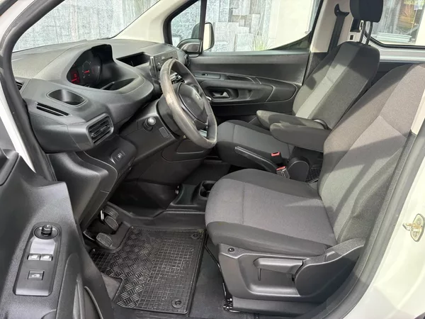 Peugeot Partner 1.5HDi, 96KW, VYHŘ. SEDADLA - foto 23