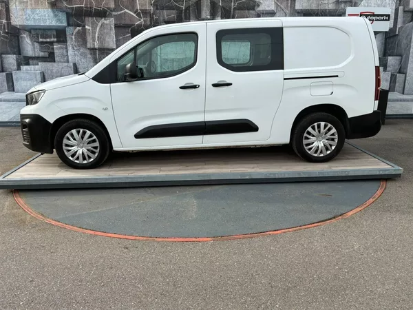 Peugeot Partner 1.5HDi, 96KW, VYHŘ. SEDADLA - foto 4