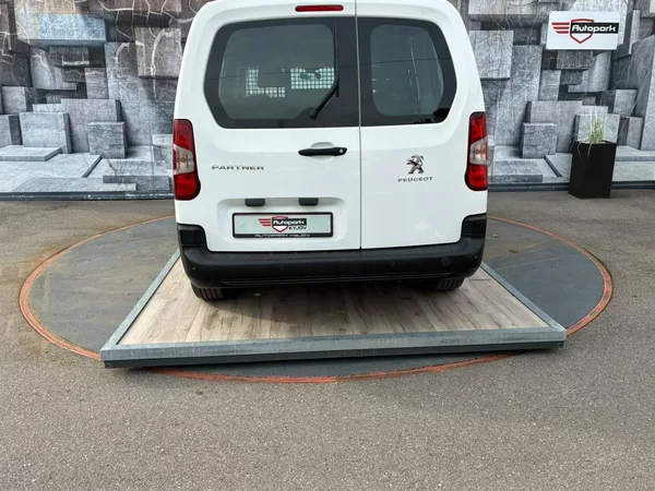 Peugeot Partner 1.5HDi, 96KW, VYHŘ. SEDADLA - foto 7