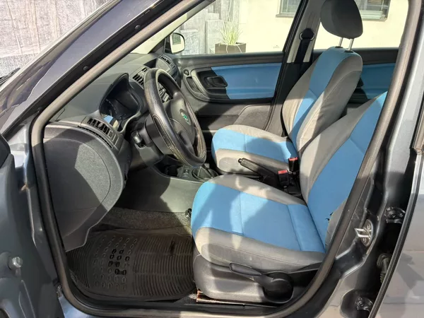 Škoda Fabia 1.2HTP, 51KW - foto 17