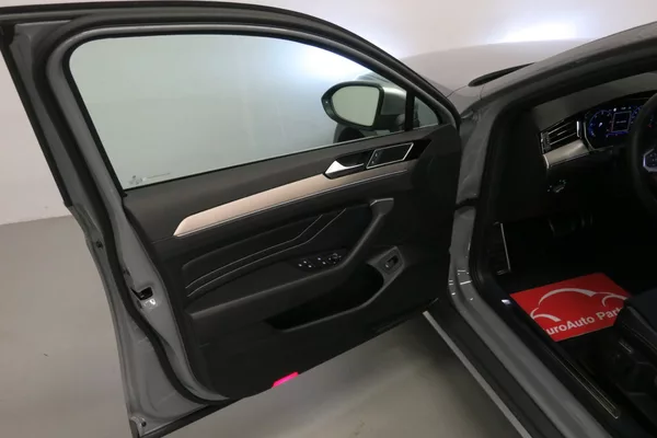 Volkswagen Passat Alltrack 2.0 TDI 147kW 4M DSG - foto 8
