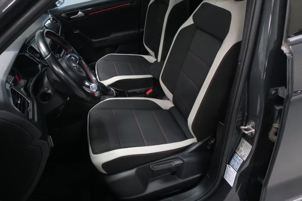 Volkswagen T-Roc Sport 1.5 TSI 110 kW manuál - foto 10