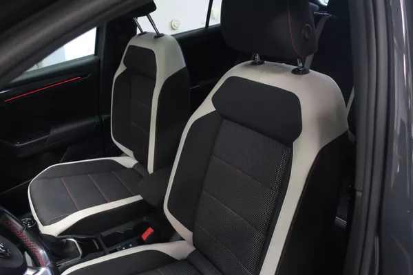 Volkswagen T-Roc Sport 1.5 TSI 110 kW manuál - foto 11