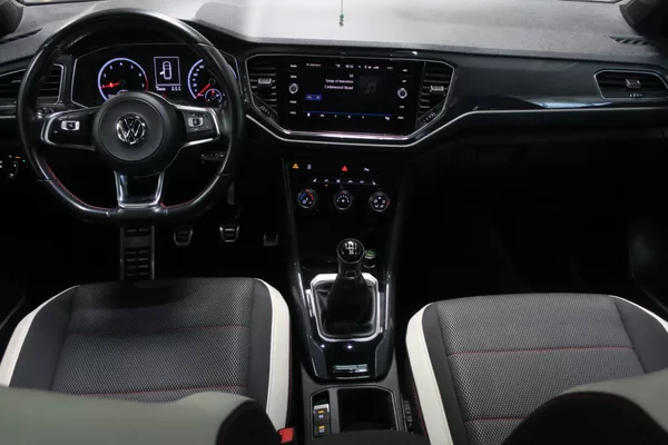 Volkswagen T-Roc Sport 1.5 TSI 110 kW manuál - foto 13