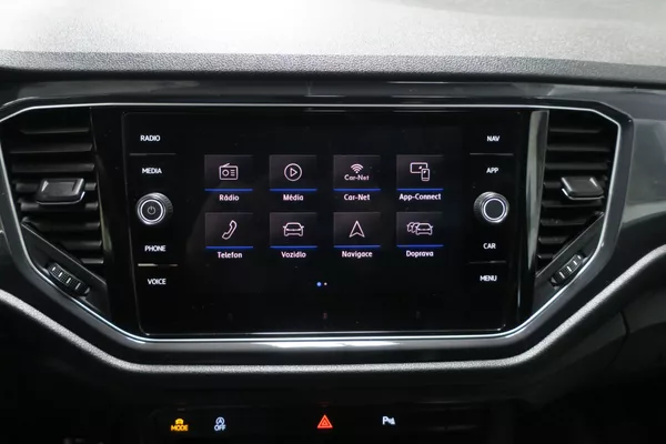 Volkswagen T-Roc Sport 1.5 TSI 110 kW manuál - foto 25