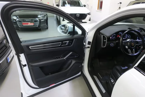 Porsche Cayenne Coupe 3.0 V6 Tiptronic Vzduch - foto 9
