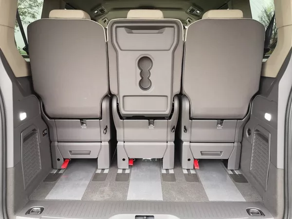 Volkswagen Multivan Trend 2,0 TDI 110kW IQ.LIGHT - foto 12