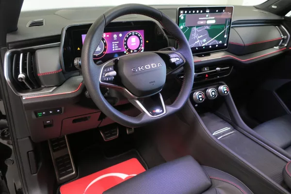 Škoda Kodiaq RS 2.0 TSI 195 kW KŮŽE + PANO - foto 14