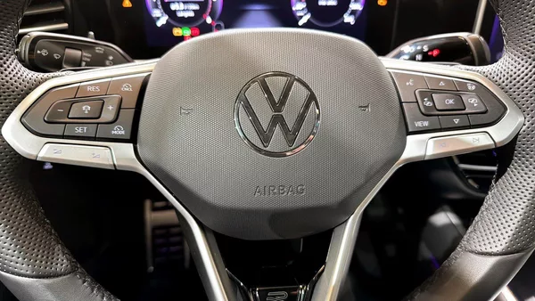 Volkswagen Passat R-Line 2,0TDI 142kW 4M Nez.Top - foto 8