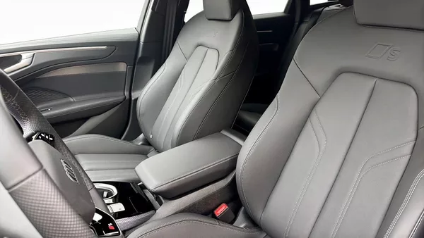 Audi A6 2,0TDI AVANT Quattro S-Line - foto 6
