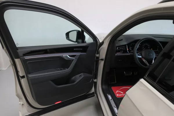 Volkswagen Touareg 3,0 TDI 210 kW Nez.Top NEW - foto 9