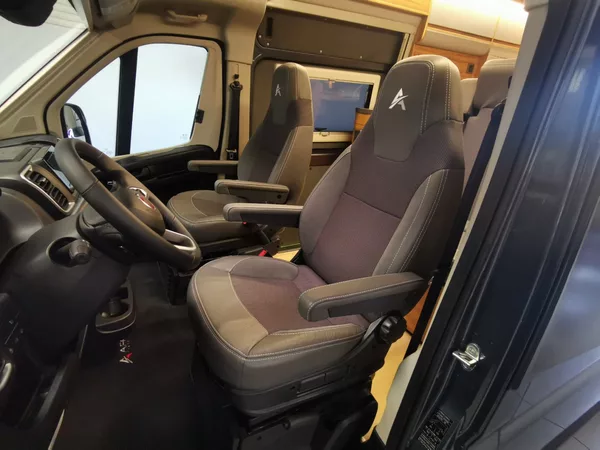 Affinity Camper ONE 2,2 Mjet 132 kW 9AT - foto 10