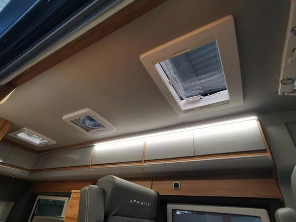 Affinity Camper ONE 2,2 Mjet 132 kW 9AT - foto 27