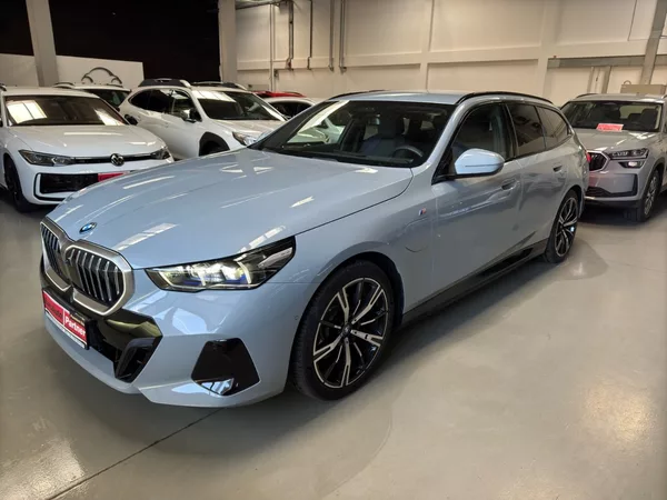 BMW Řada 5 530e xDrive Tour. M