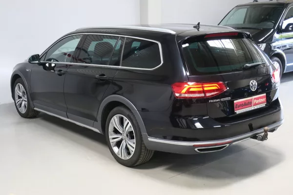 Volkswagen Passat Variant 2.0 TDI 176kW 4M. DSG Alltrack - foto 2
