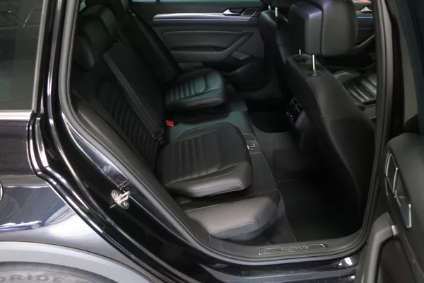 Volkswagen Passat Variant 2.0 TDI 176kW 4M. DSG Alltrack - foto 40