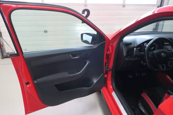Škoda Fabia 1.2TSi Monte Carlo ČR - foto 11