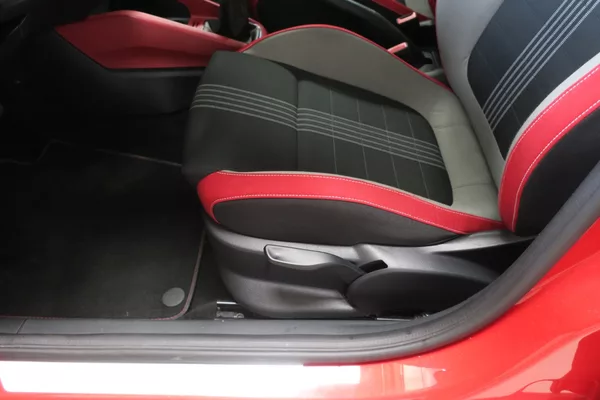 Škoda Fabia 1.2TSi Monte Carlo ČR - foto 15