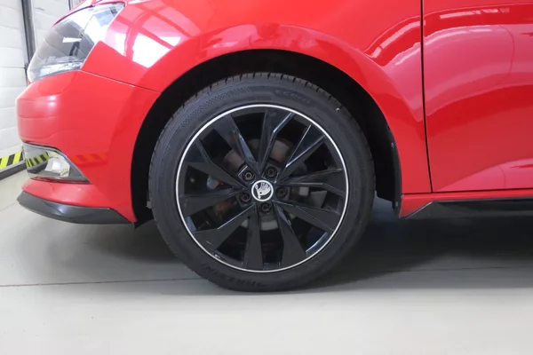 Škoda Fabia 1.2TSi Monte Carlo ČR - foto 8