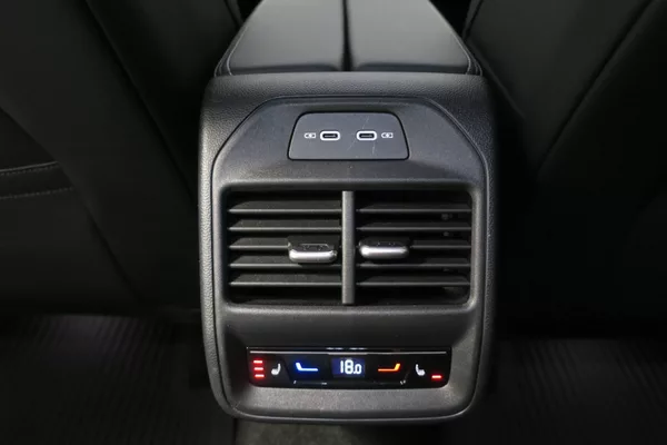Volkswagen Passat Variant R-Line 2,0TDI 142kW 4M Nez.Top - foto 44