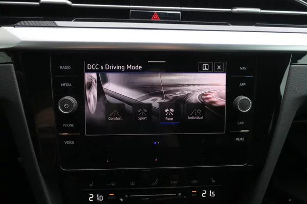 Volkswagen Arteon Shooting Brake 2.0 TSI 235kW BMT 4MOT DSG R - foto 35
