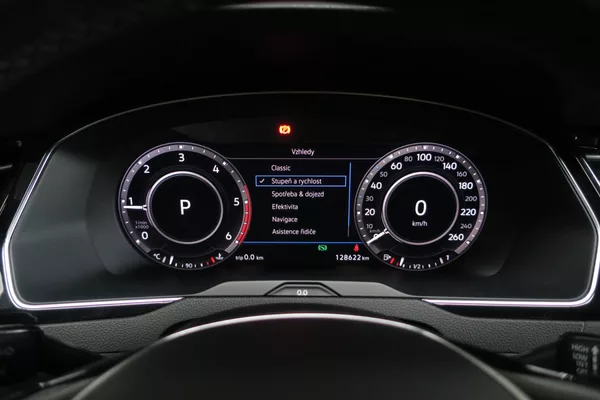 Volkswagen Passat Variant 2.0 TDI 176kW 4M. DSG Alltrack - foto 16