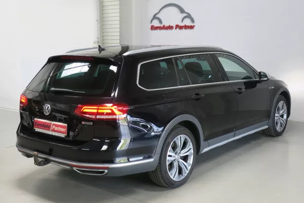 Volkswagen Passat Variant 2.0 TDI 176kW 4M. DSG Alltrack - foto 4