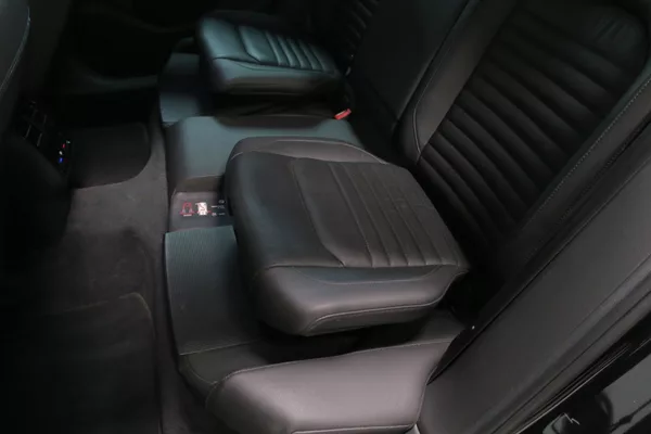 Volkswagen Passat Variant 2.0 TDI 176kW 4M. DSG Alltrack - foto 42
