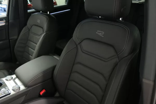 Volkswagen Touareg R-Line 3,0TDI 210kW Nez. top. - foto 11