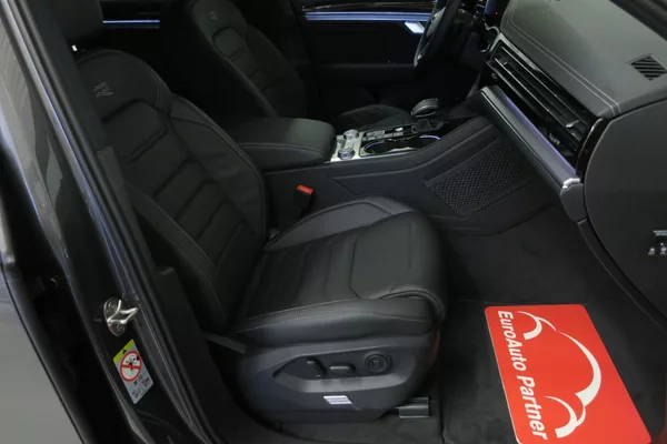 Volkswagen Touareg R-Line 3,0TDI 210kW Nez. top. - foto 33